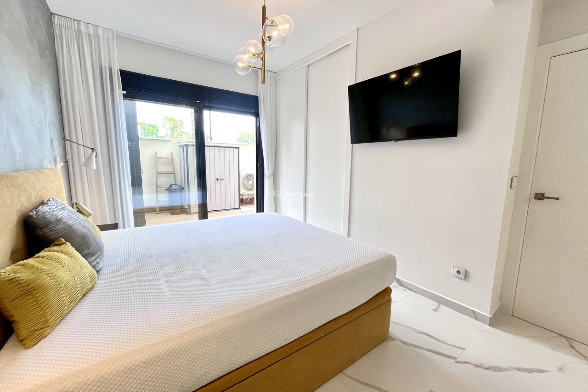 Wederverkoop - APPARTEMENT -
SAN MIGUEL DE SALINAS - Inland