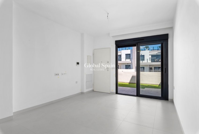 Wederverkoop - APPARTEMENT -
SAN MIGUEL DE SALINAS - Inland