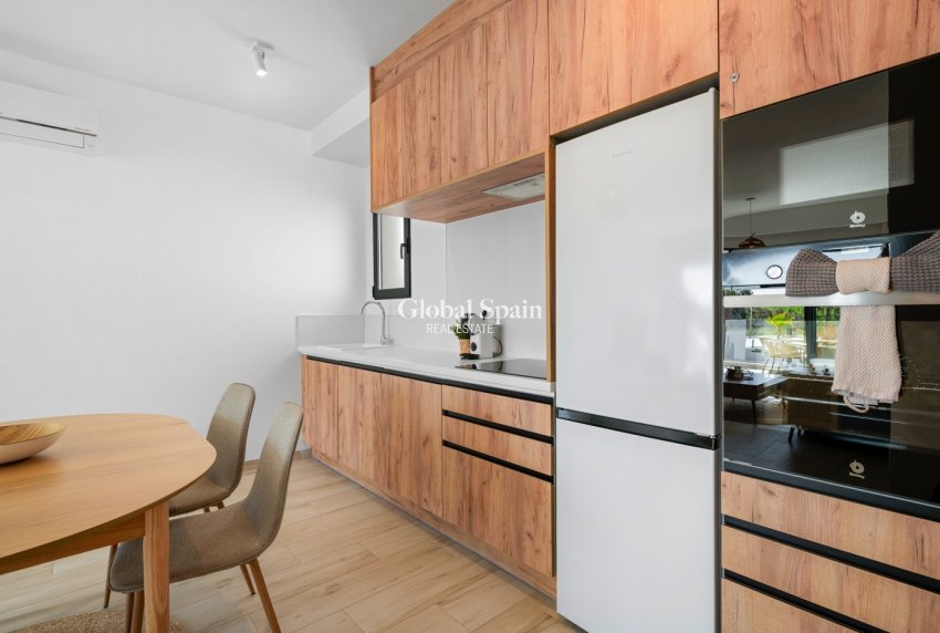 Wederverkoop - APPARTEMENT -
SAN MIGUEL DE SALINAS - Inland