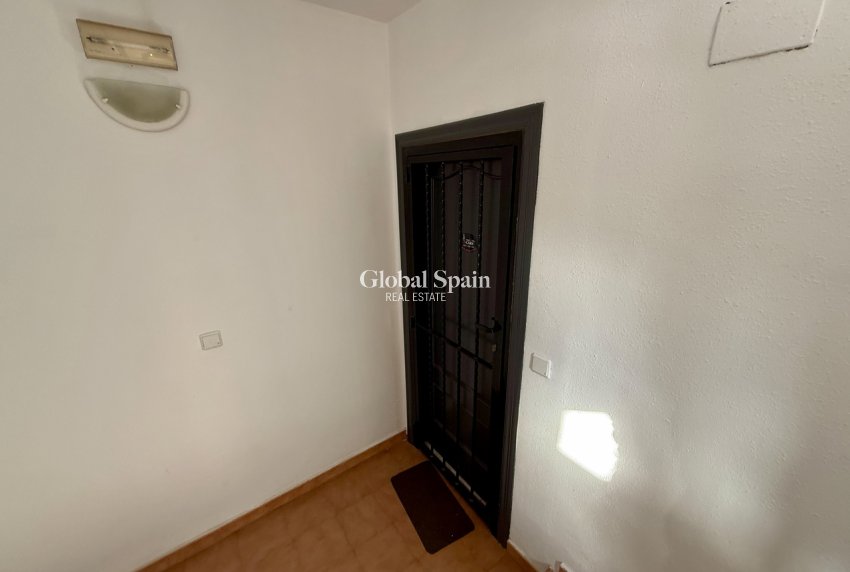 Wederverkoop - APPARTEMENT -
SAN MIGUEL DE SALINAS - Inland