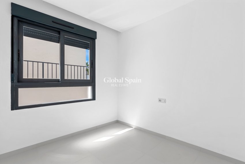 Wederverkoop - APPARTEMENT -
SAN MIGUEL DE SALINAS - Inland