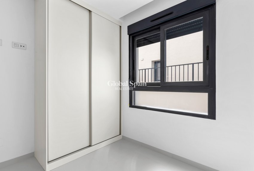 Wederverkoop - APPARTEMENT -
SAN MIGUEL DE SALINAS - Inland