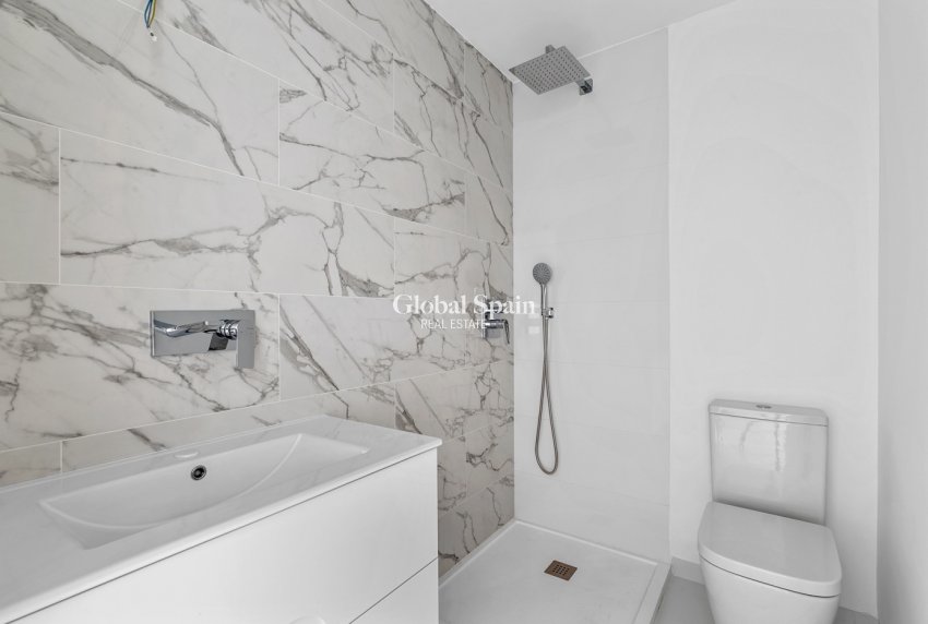 Wederverkoop - APPARTEMENT -
SAN MIGUEL DE SALINAS - Inland