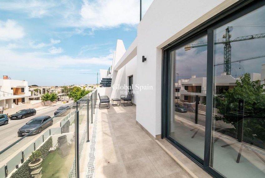 Wederverkoop - APPARTEMENT -
SAN MIGUEL DE SALINAS - Inland