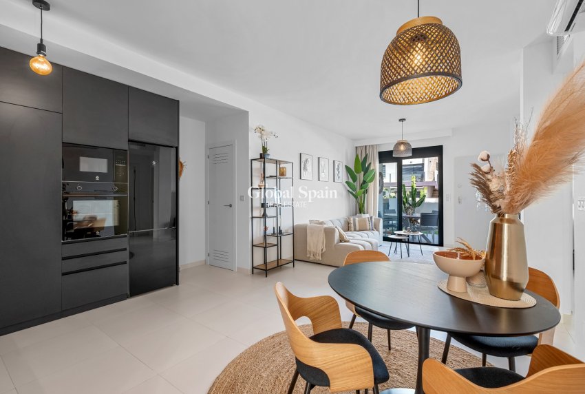 Wederverkoop - APPARTEMENT -
SAN MIGUEL DE SALINAS - Inland