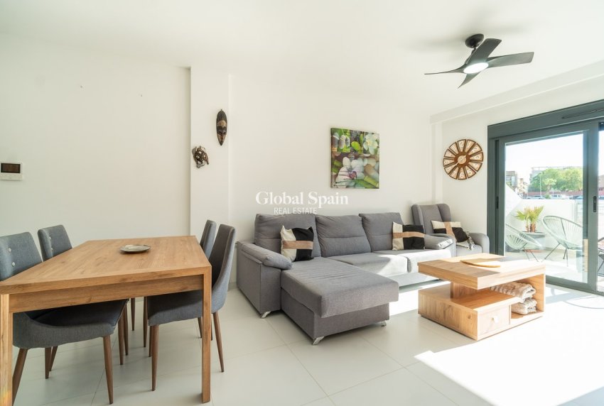Wederverkoop - APPARTEMENT -
SAN MIGUEL DE SALINAS - Inland