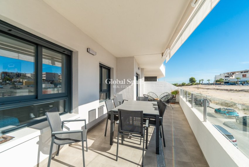Wederverkoop - APPARTEMENT -
SAN MIGUEL DE SALINAS - Inland