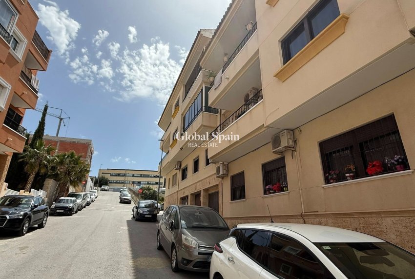 Wederverkoop - APPARTEMENT -
SAN MIGUEL DE SALINAS - Inland