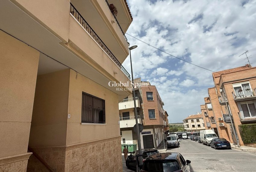 Wederverkoop - APPARTEMENT -
SAN MIGUEL DE SALINAS - Inland