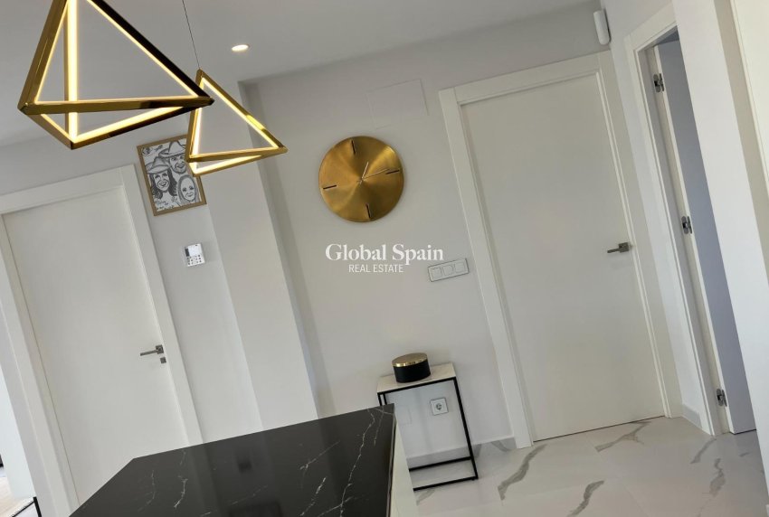 Wederverkoop - APPARTEMENT -
SAN MIGUEL DE SALINAS - Las Colinas