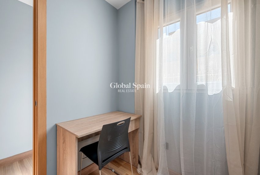 Wederverkoop - APPARTEMENT -
SAN MIGUEL DE SALINAS - Orihuela Costa