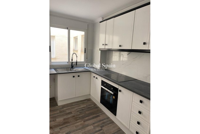 Wederverkoop - APPARTEMENT -
SAN MIGUEL DE SALINAS - Pueblo 9