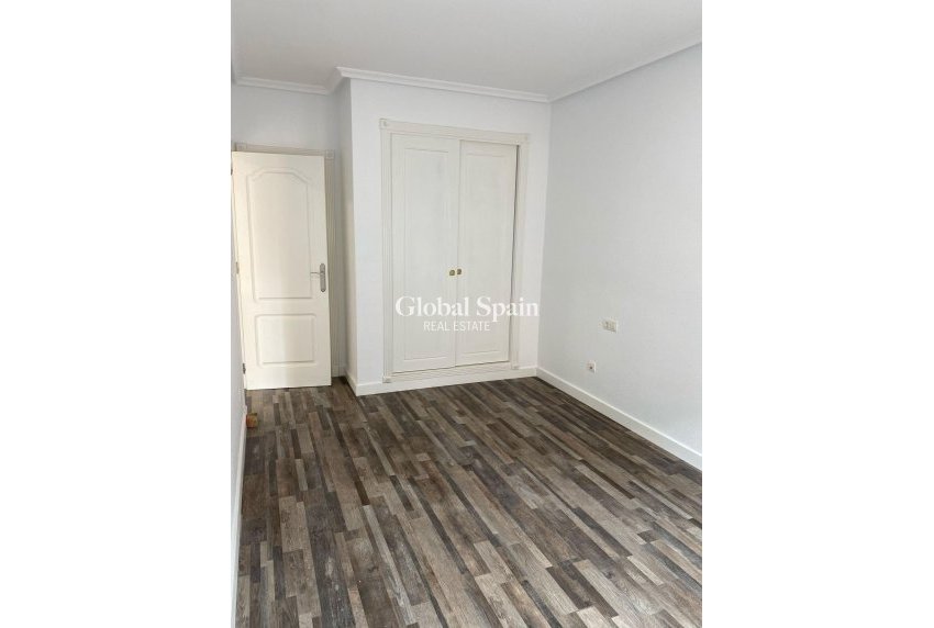 Wederverkoop - APPARTEMENT -
SAN MIGUEL DE SALINAS - Pueblo 9