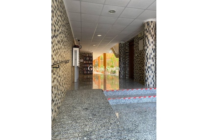 Wederverkoop - APPARTEMENT -
SAN MIGUEL DE SALINAS - Pueblo 9