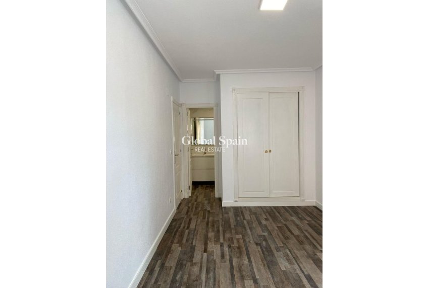 Wederverkoop - APPARTEMENT -
SAN MIGUEL DE SALINAS - Pueblo 9