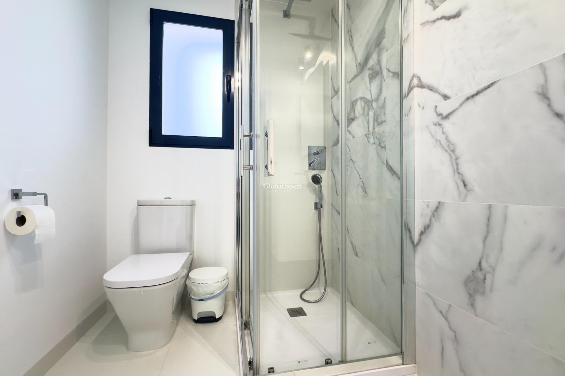 Wederverkoop - APPARTEMENT -
SAN MIGUEL DE SALINAS - Pueblo 9