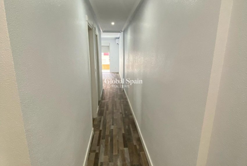 Wederverkoop - APPARTEMENT -
SAN MIGUEL DE SALINAS - Pueblo 9