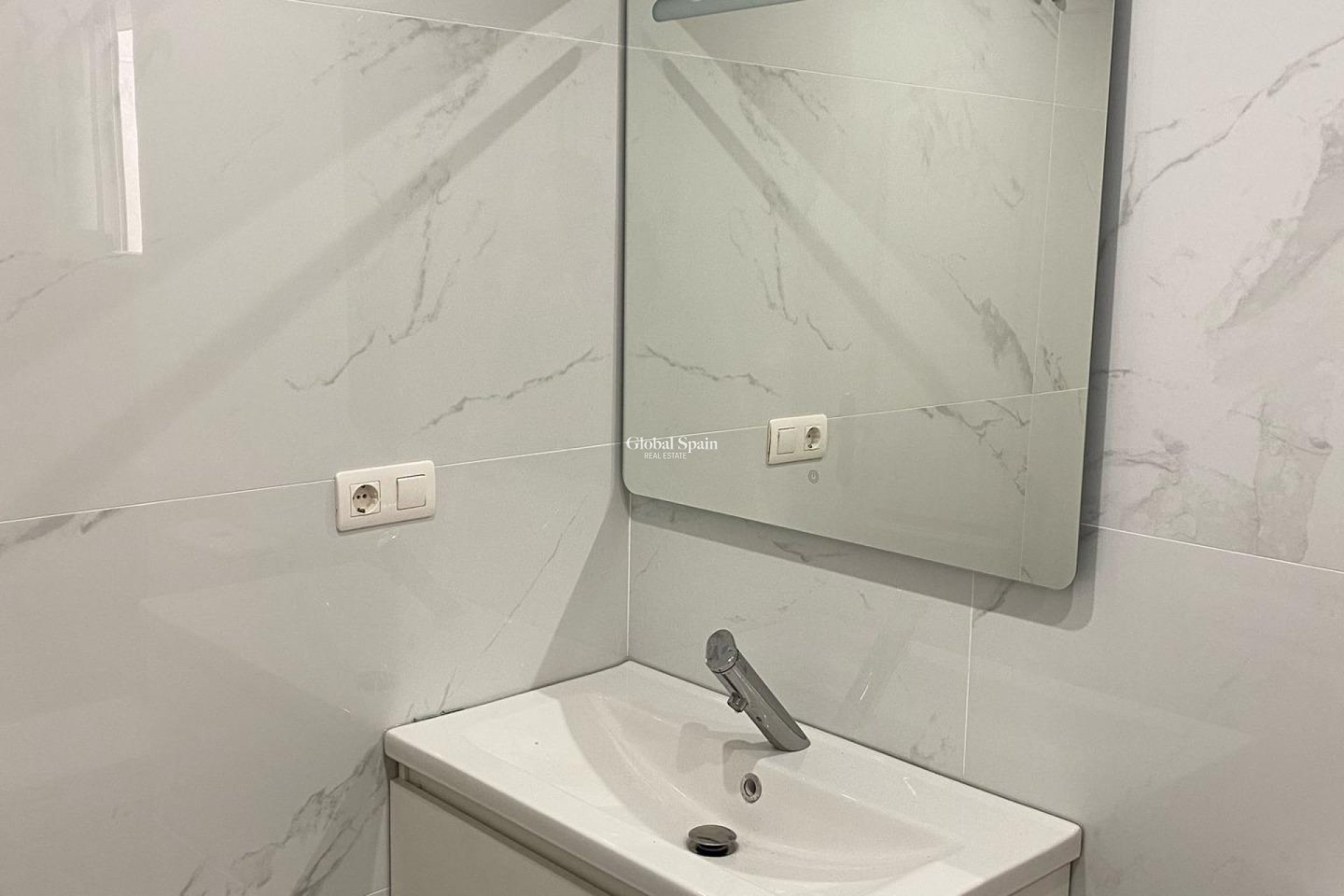 Wederverkoop - APPARTEMENT -
SAN MIGUEL DE SALINAS - Pueblo 9