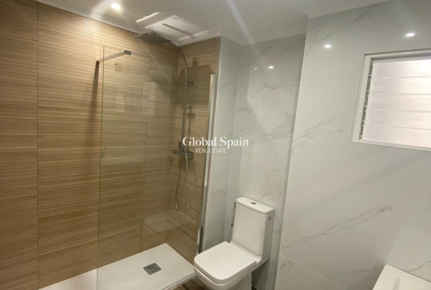 Wederverkoop - APPARTEMENT -
SAN MIGUEL DE SALINAS - Pueblo 9