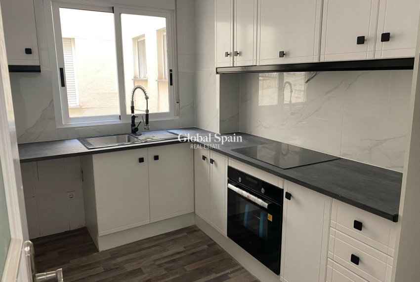 Wederverkoop - APPARTEMENT -
SAN MIGUEL DE SALINAS - Pueblo 9