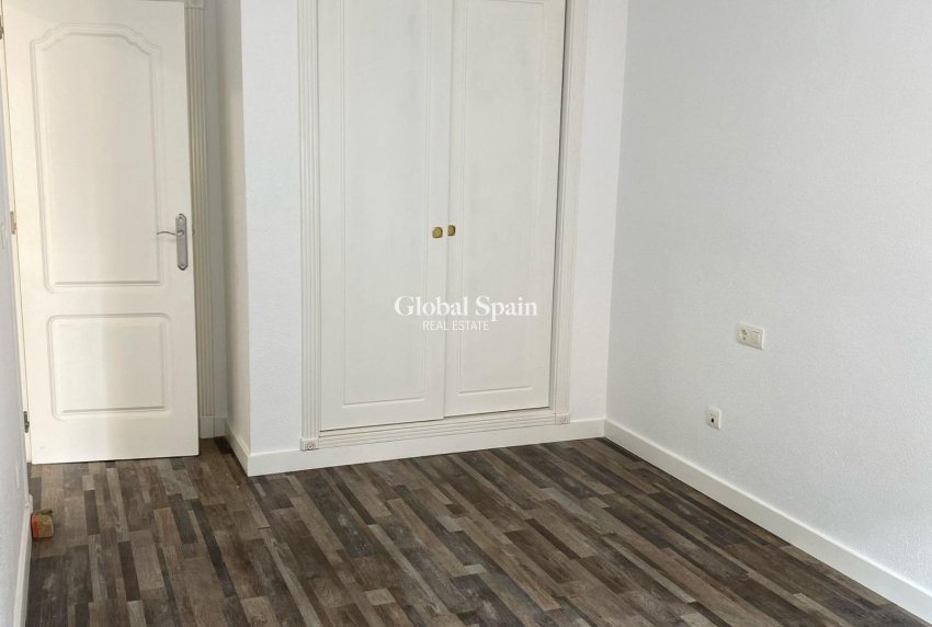 Wederverkoop - APPARTEMENT -
SAN MIGUEL DE SALINAS - Pueblo 9