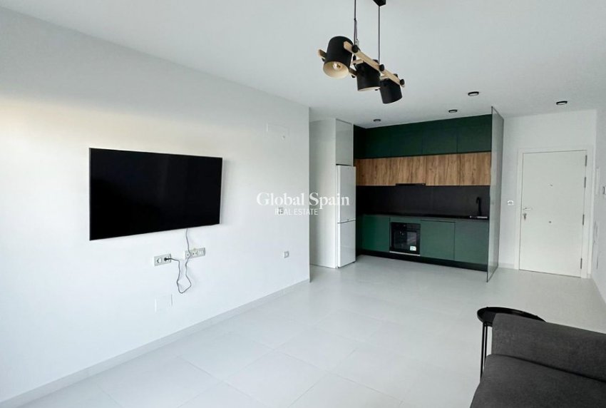 Wederverkoop - APPARTEMENT -
SAN MIGUEL DE SALINAS - Urbanizaciones