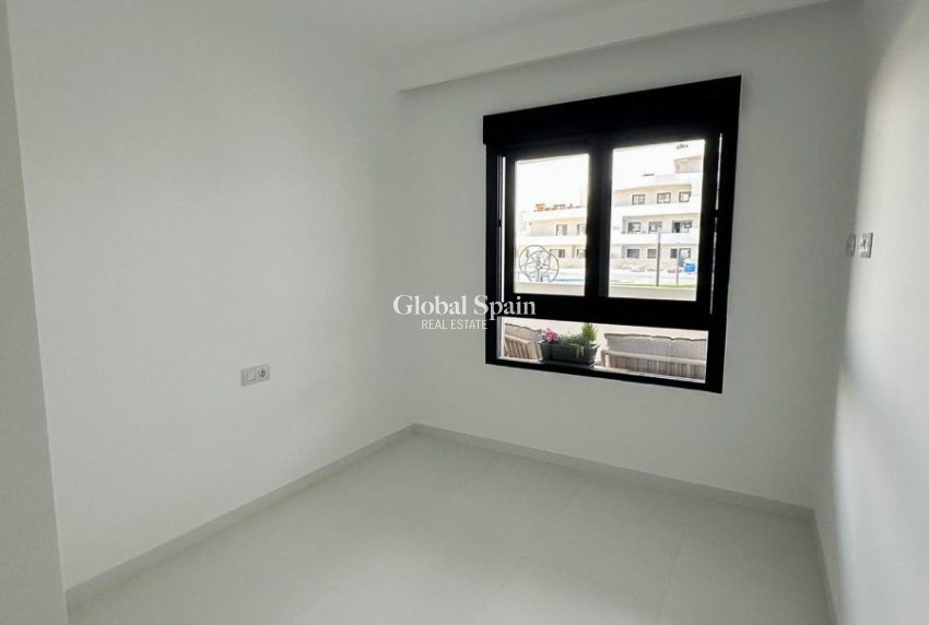 Wederverkoop - APPARTEMENT -
SAN MIGUEL DE SALINAS - Urbanizaciones