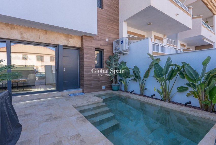 Wederverkoop - APPARTEMENT -
SAN PEDRO DEL PINATAR - CENTRO
