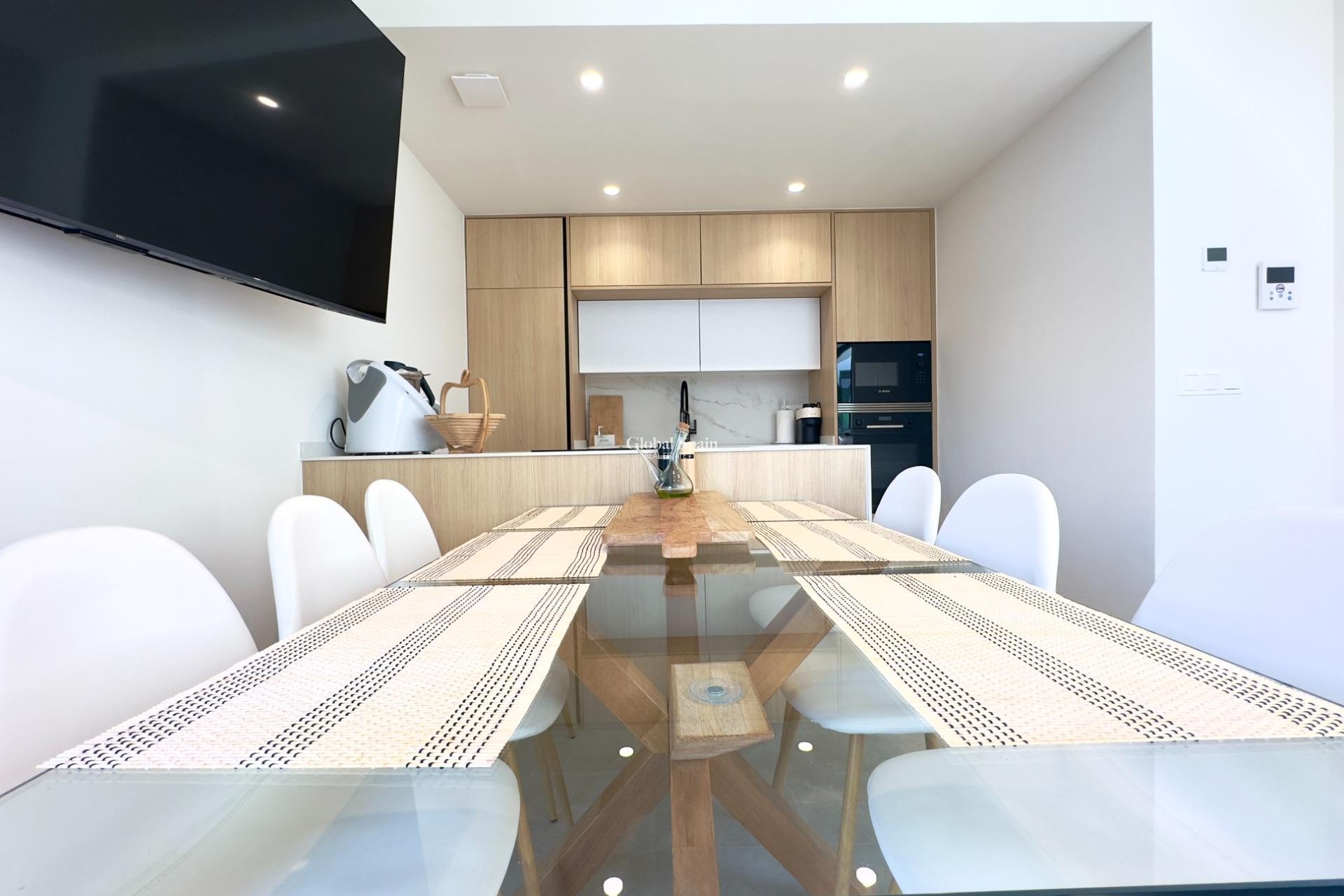 Wederverkoop - APPARTEMENT -
SAN PEDRO DEL PINATAR - CENTRO