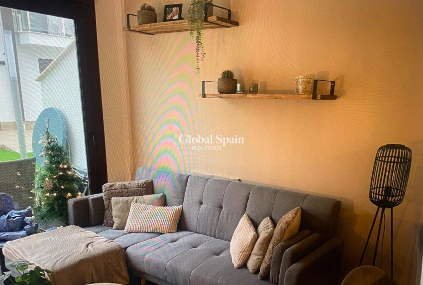 Wederverkoop - APPARTEMENT -
SAN PEDRO DEL PINATAR - CENTRO