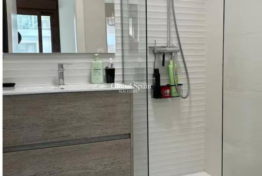 Wederverkoop - APPARTEMENT -
SAN PEDRO DEL PINATAR - CENTRO