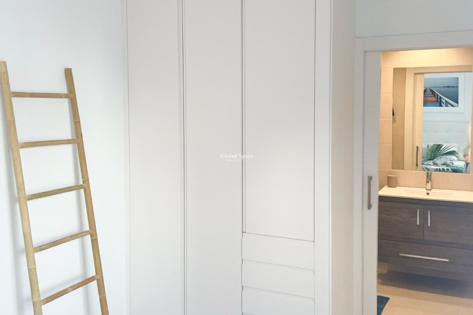 Wederverkoop - APPARTEMENT -
SAN PEDRO DEL PINATAR - LO PAGÁN