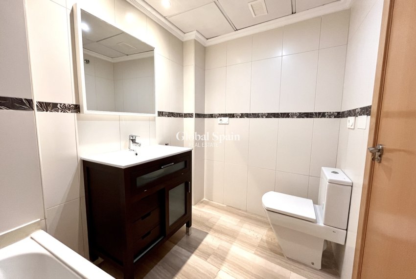 Wederverkoop - APPARTEMENT -
SANTA POLA - Costa Blanca