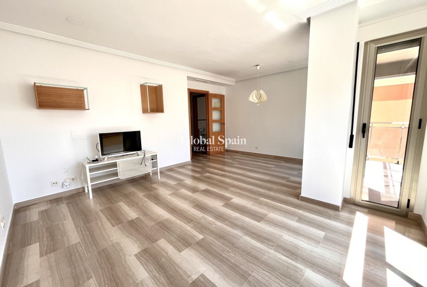 Wederverkoop - APPARTEMENT -
SANTA POLA - Costa Blanca