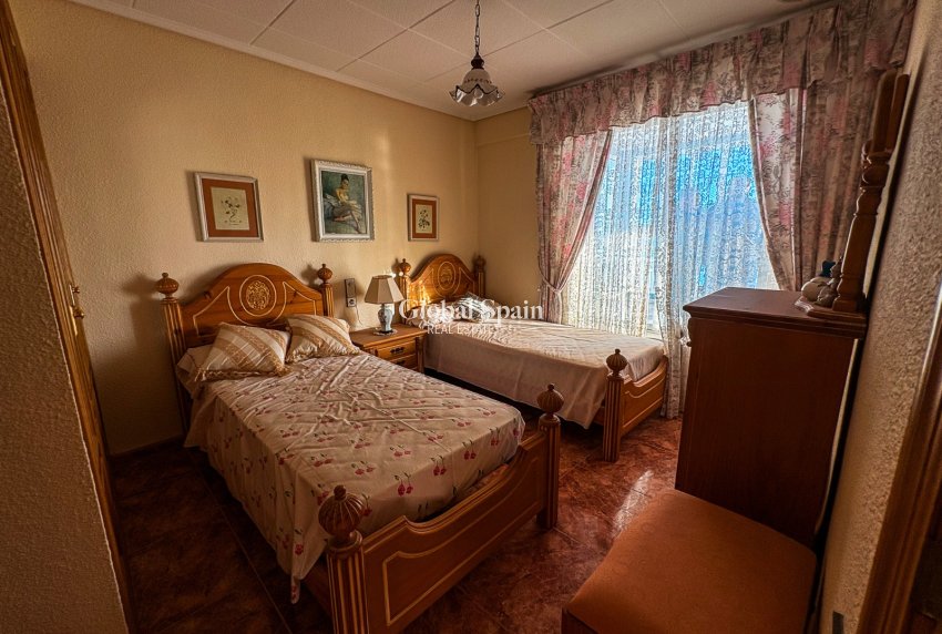 Wederverkoop - APPARTEMENT -
SANTA POLA - Puerto