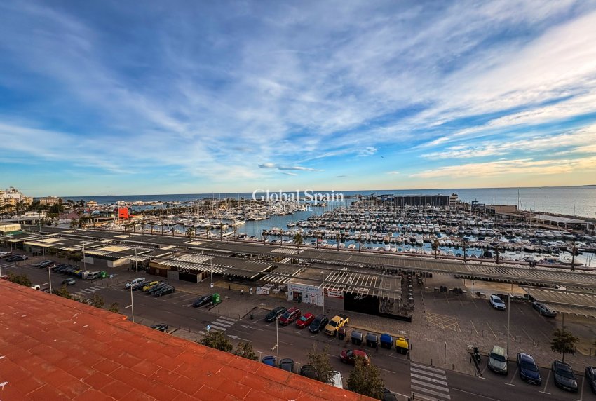 Wederverkoop - APPARTEMENT -
SANTA POLA - Puerto