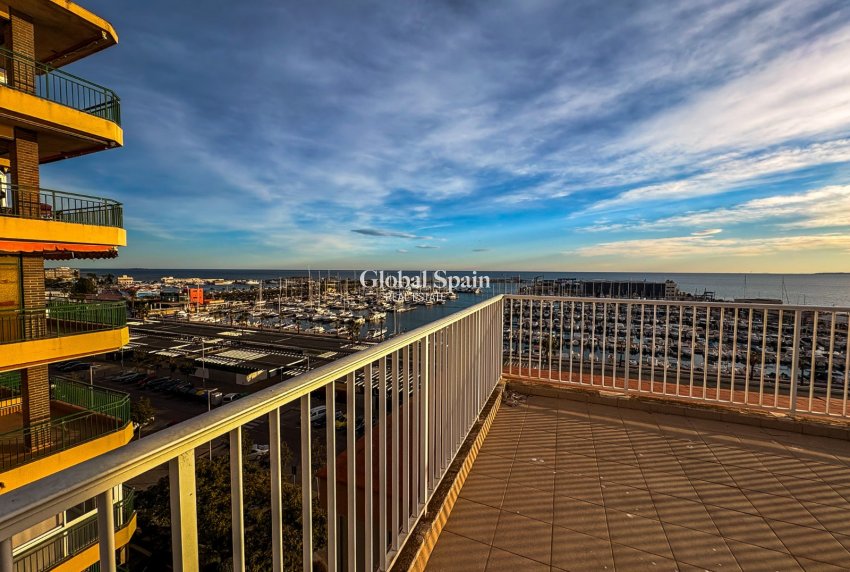 Wederverkoop - APPARTEMENT -
SANTA POLA - Puerto