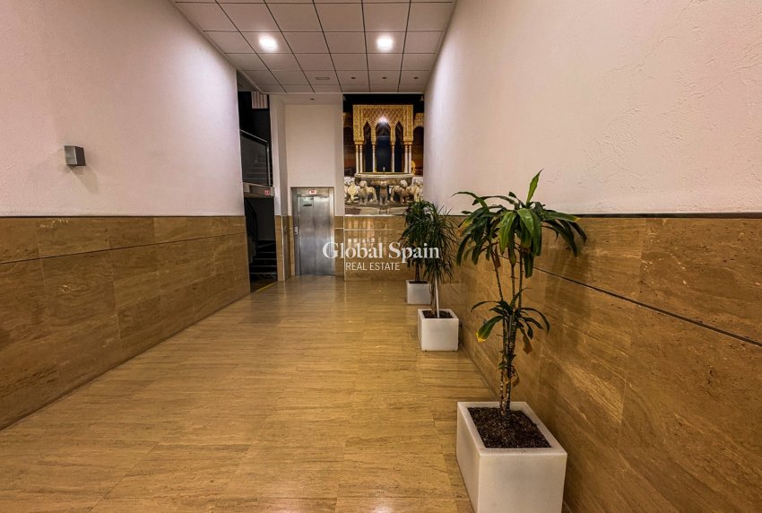 Wederverkoop - APPARTEMENT -
SANTA POLA - Puerto