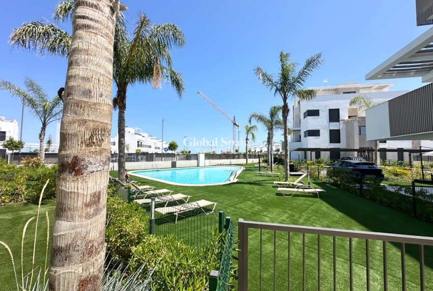 Wederverkoop - APPARTEMENT -
SANTA ROSALÍA - Inland