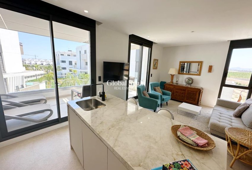 Wederverkoop - APPARTEMENT -
SANTA ROSALÍA - Inland