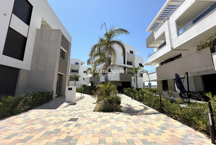 Wederverkoop - APPARTEMENT -
SANTA ROSALÍA - Inland