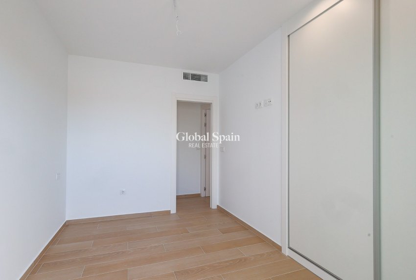 Wederverkoop - APPARTEMENT -
SANTA ROSALÍA - Inland