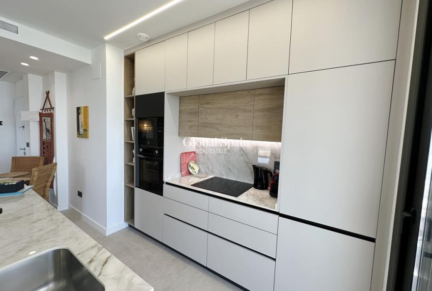 Wederverkoop - APPARTEMENT -
SANTA ROSALÍA - Inland