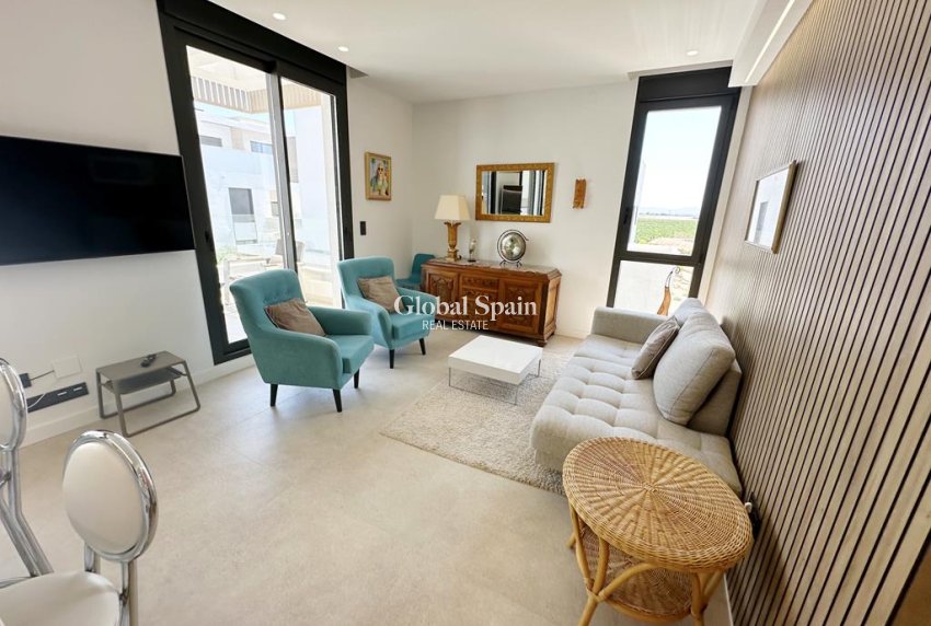 Wederverkoop - APPARTEMENT -
SANTA ROSALÍA - Inland