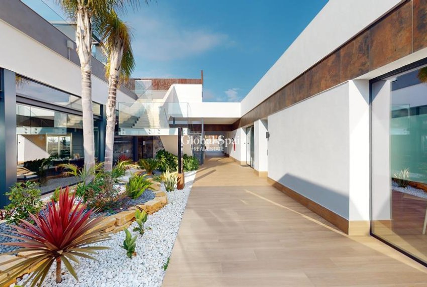 Wederverkoop - APPARTEMENT -
SANTA ROSALÍA - Inland