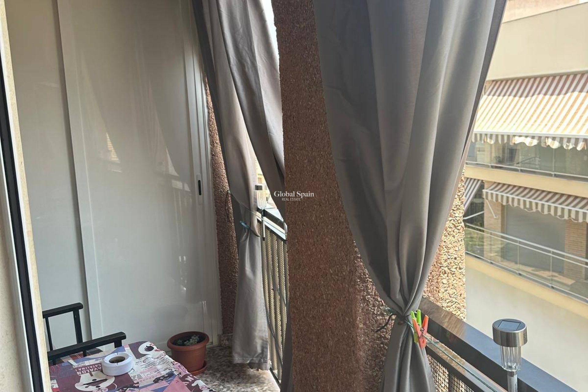 Wederverkoop - APPARTEMENT -
SANTIAGO DE LA RIBERA - Centro
