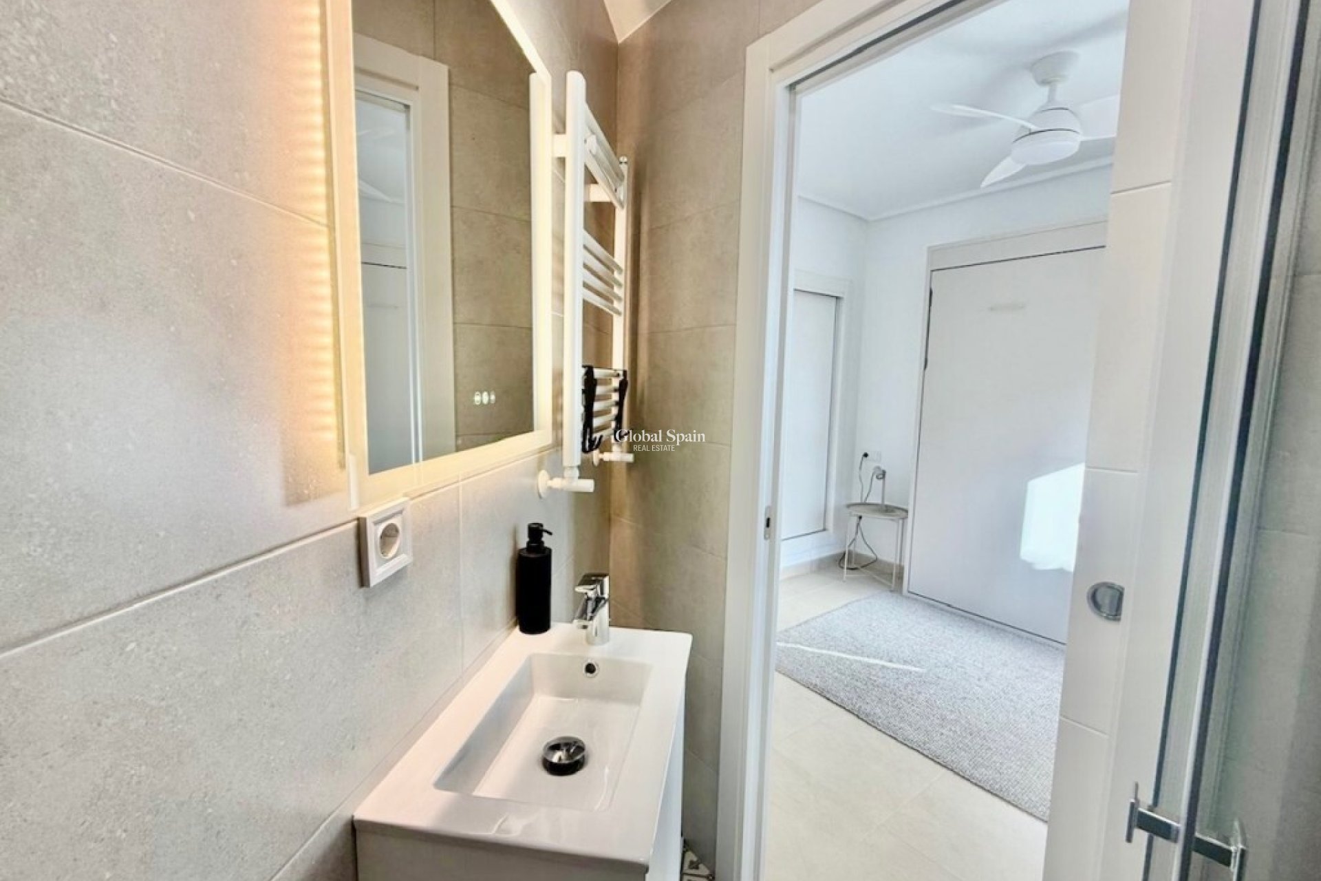 Wederverkoop - APPARTEMENT -
SUCINA - Inland