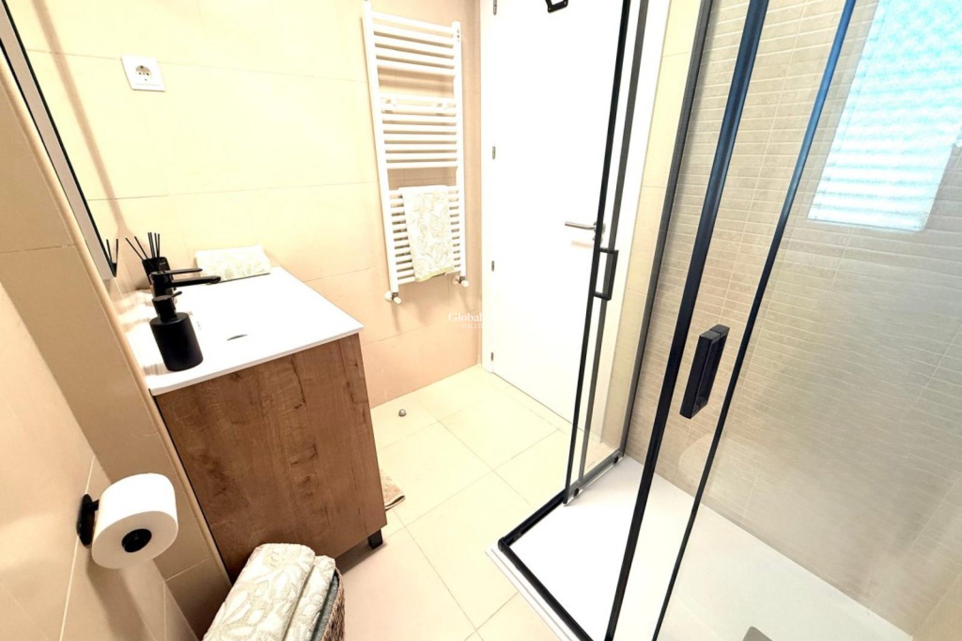 Wederverkoop - APPARTEMENT -
SUCINA - Inland