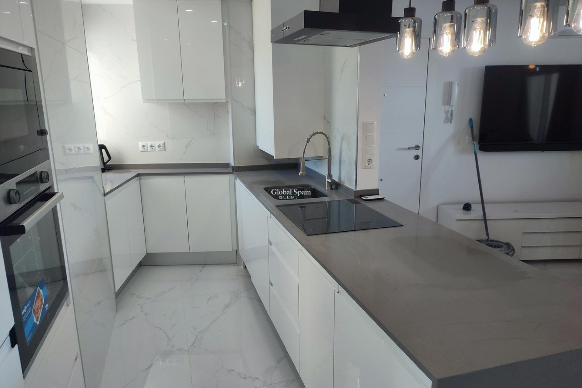 Wederverkoop - APPARTEMENT -
SUCINA - Inland