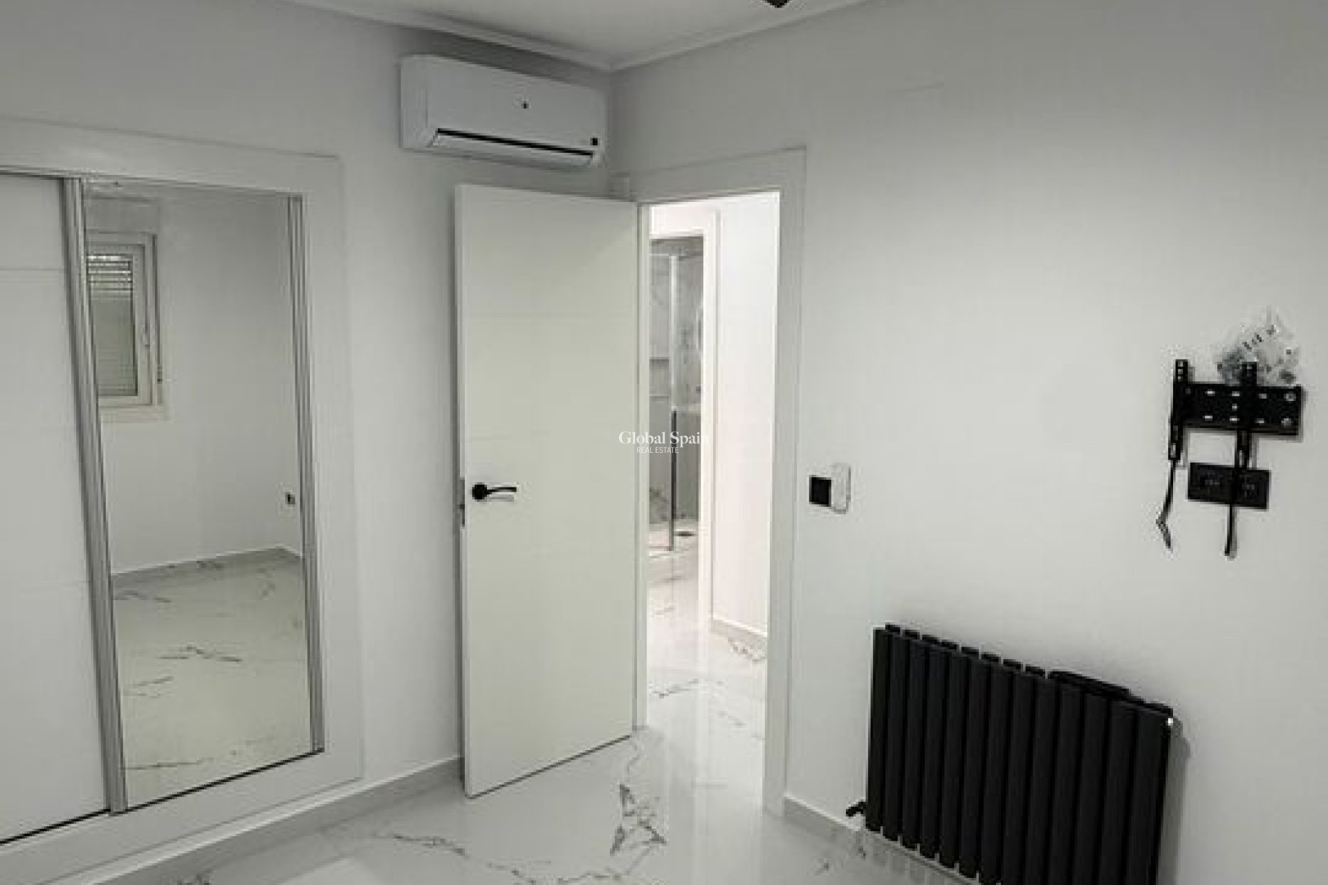 Wederverkoop - APPARTEMENT -
SUCINA - Inland